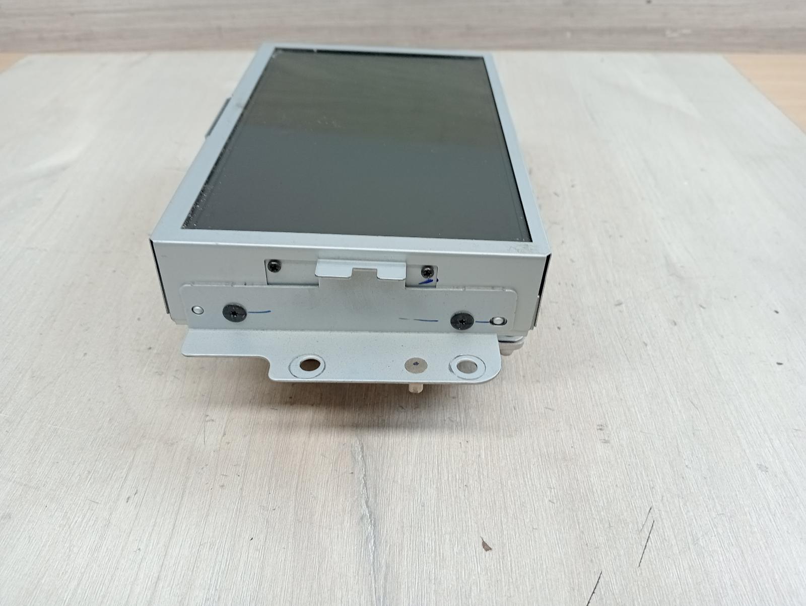 8831051