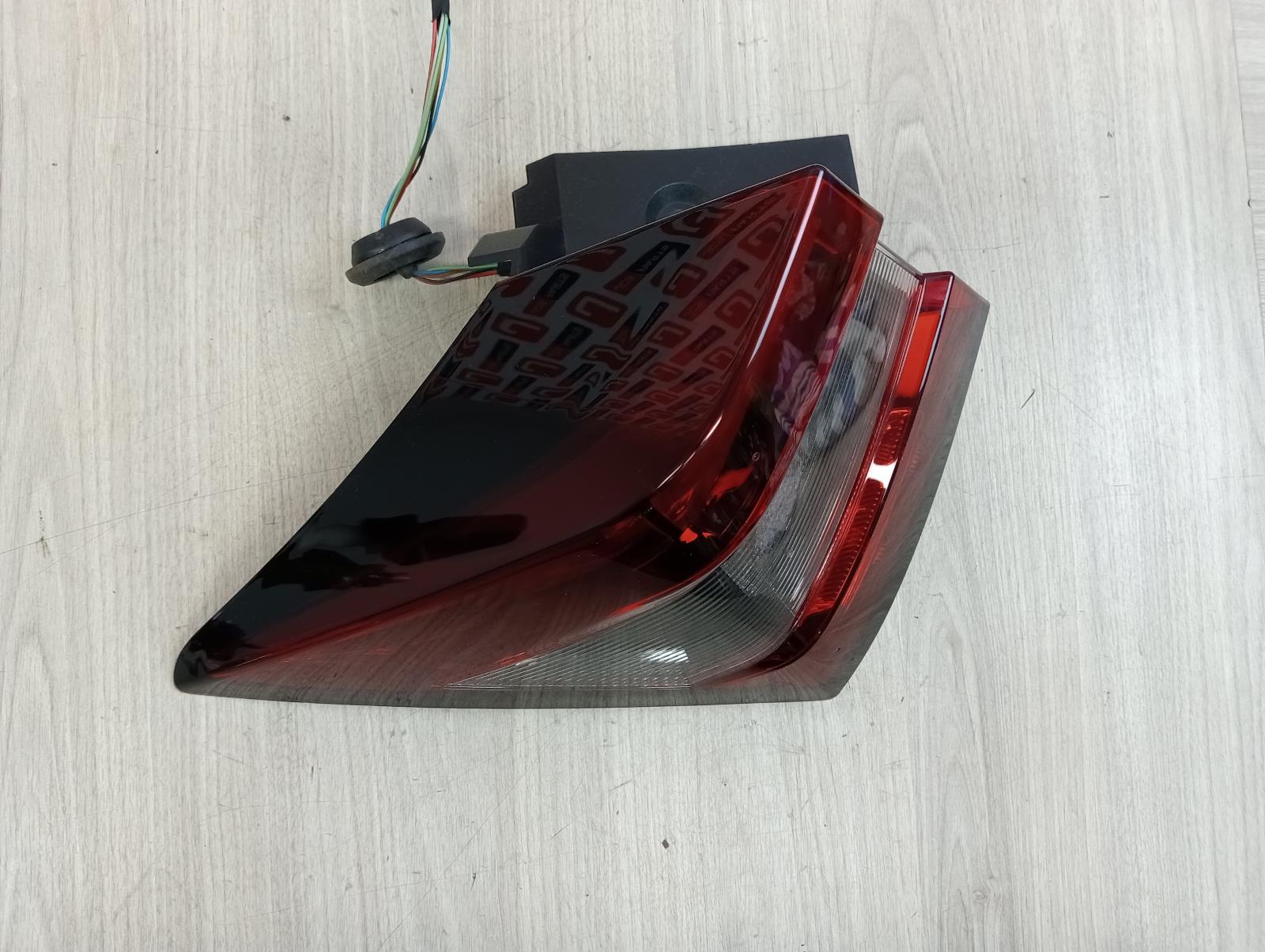 8960842