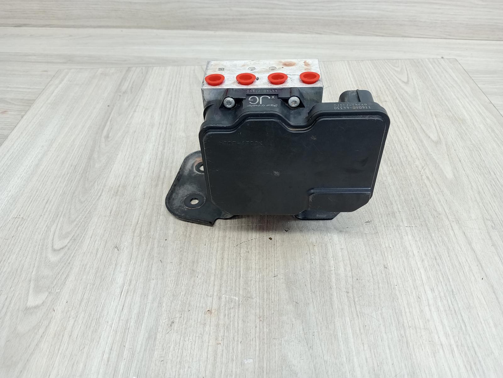 8947500