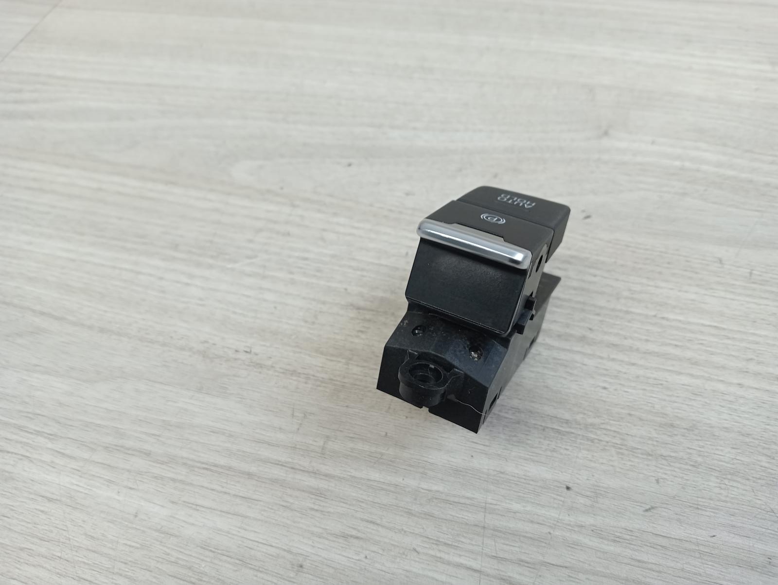 8845221
