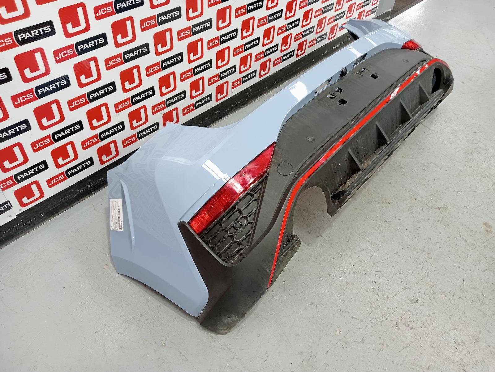 8905718
