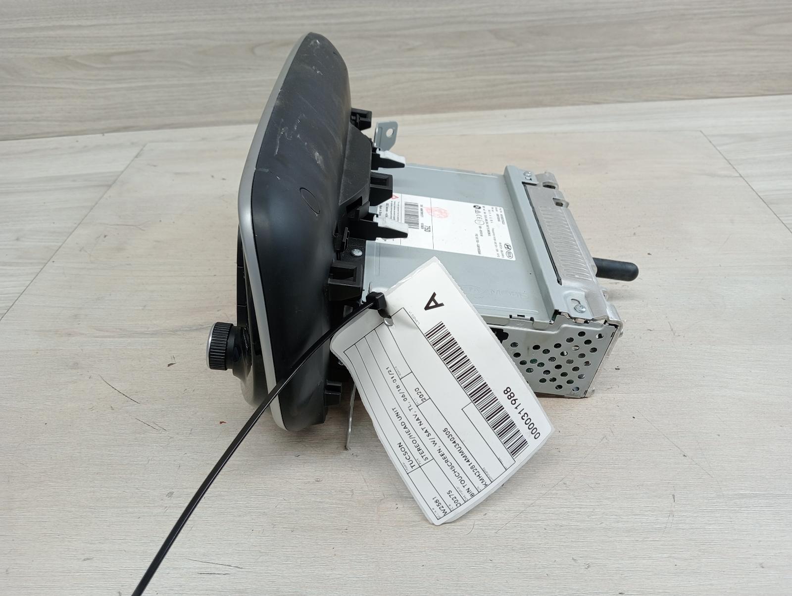 8960076