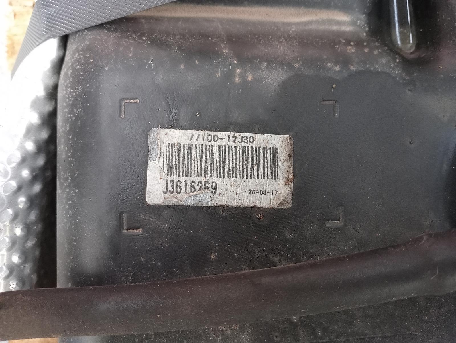 8961304