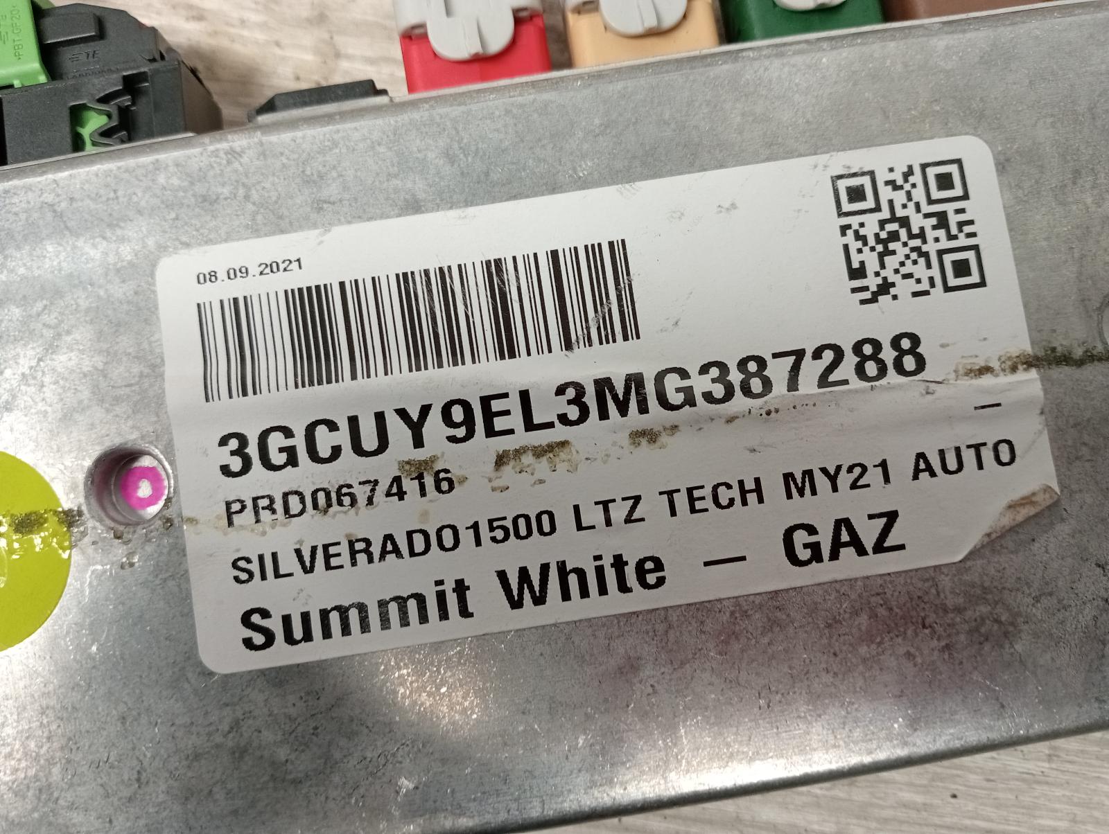8945460