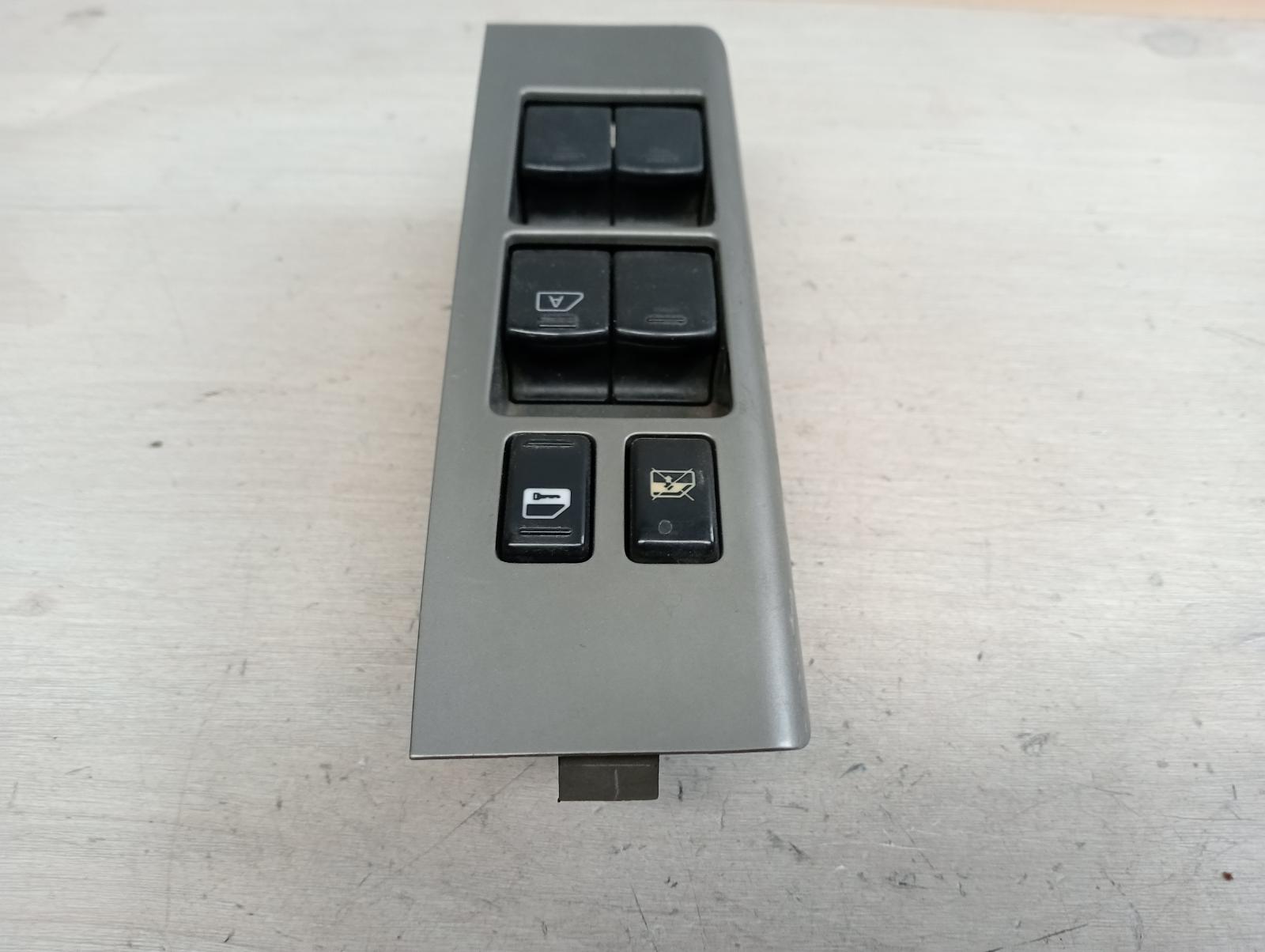 8816378