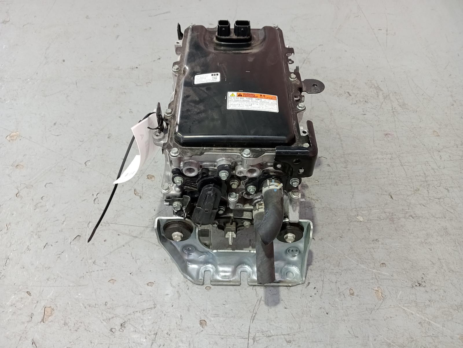 8945976