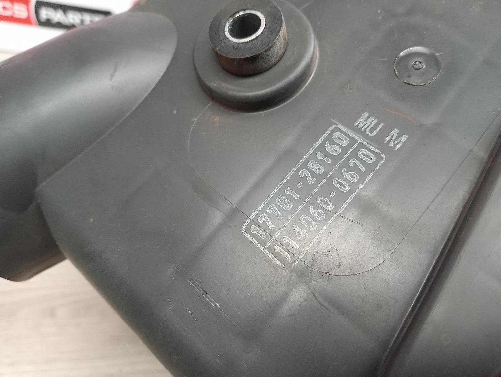 8953378