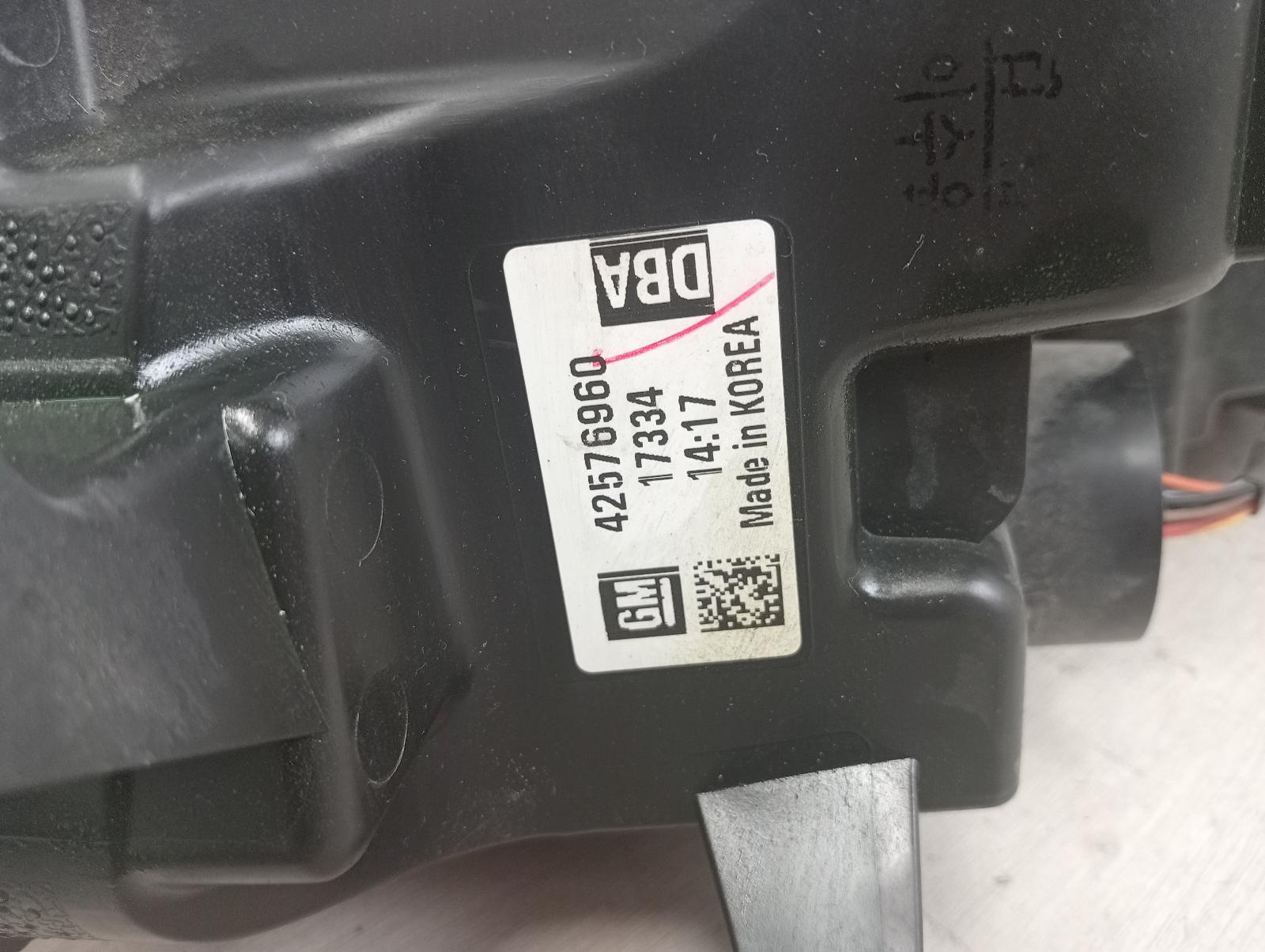 8850772