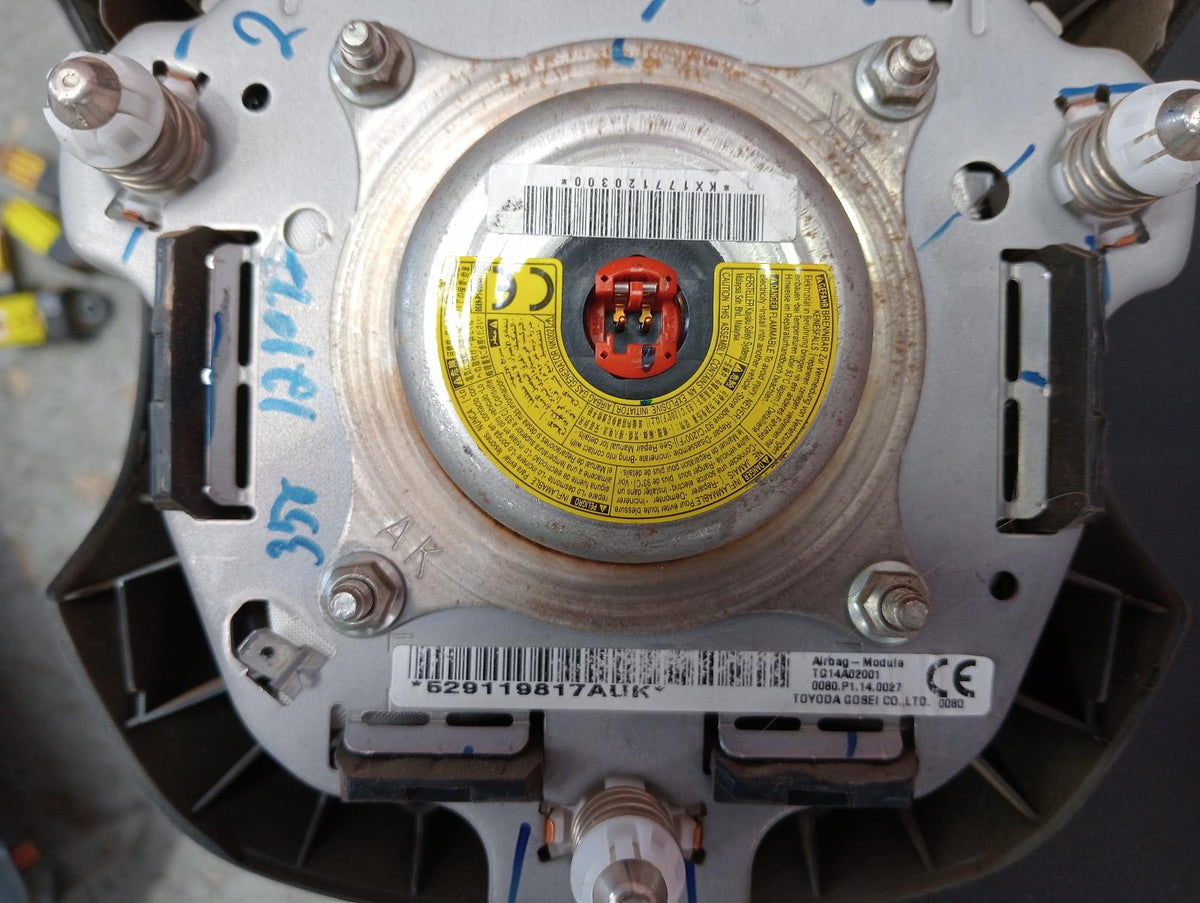 9044633