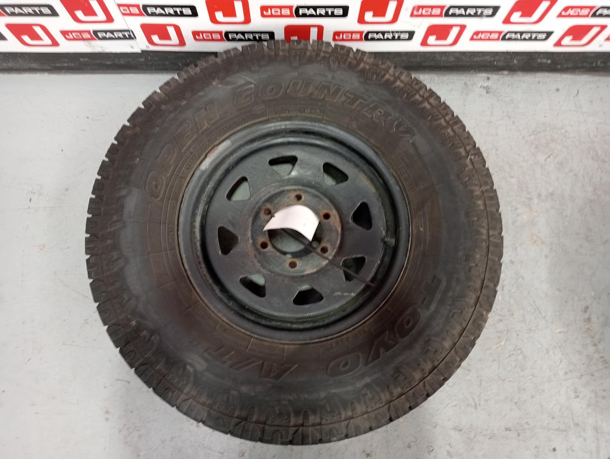 8972925