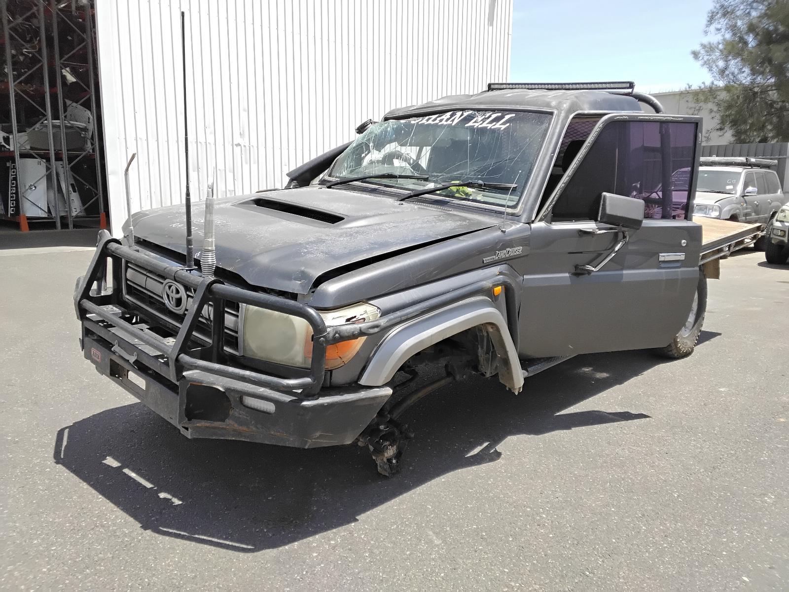 8973319