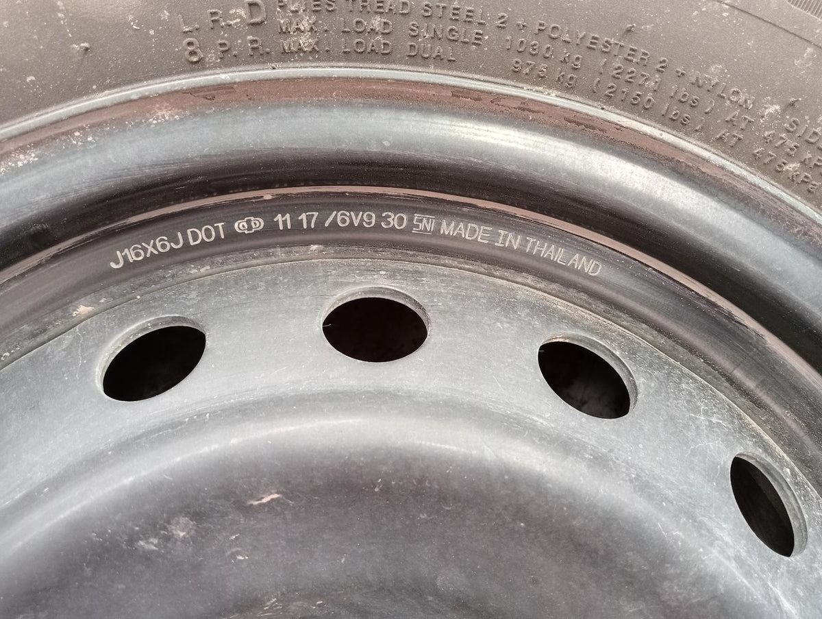8997521