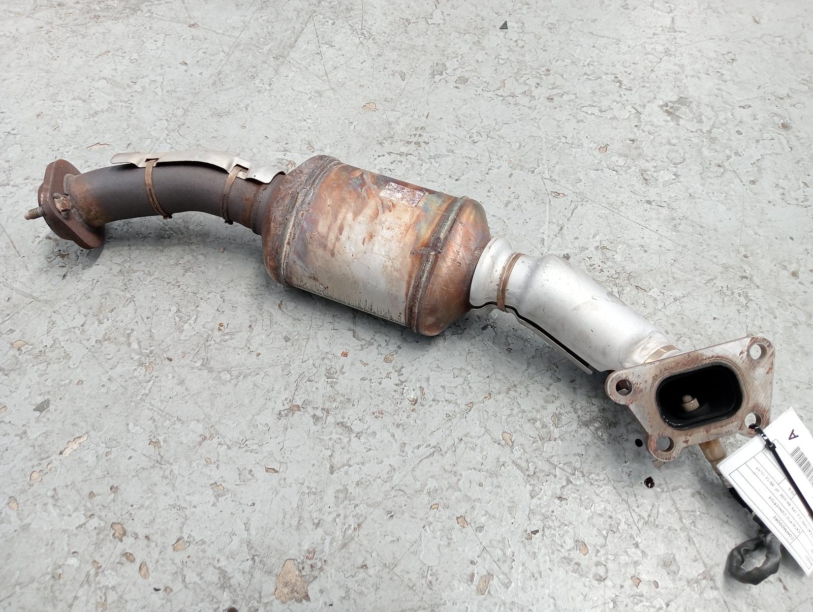 8977886