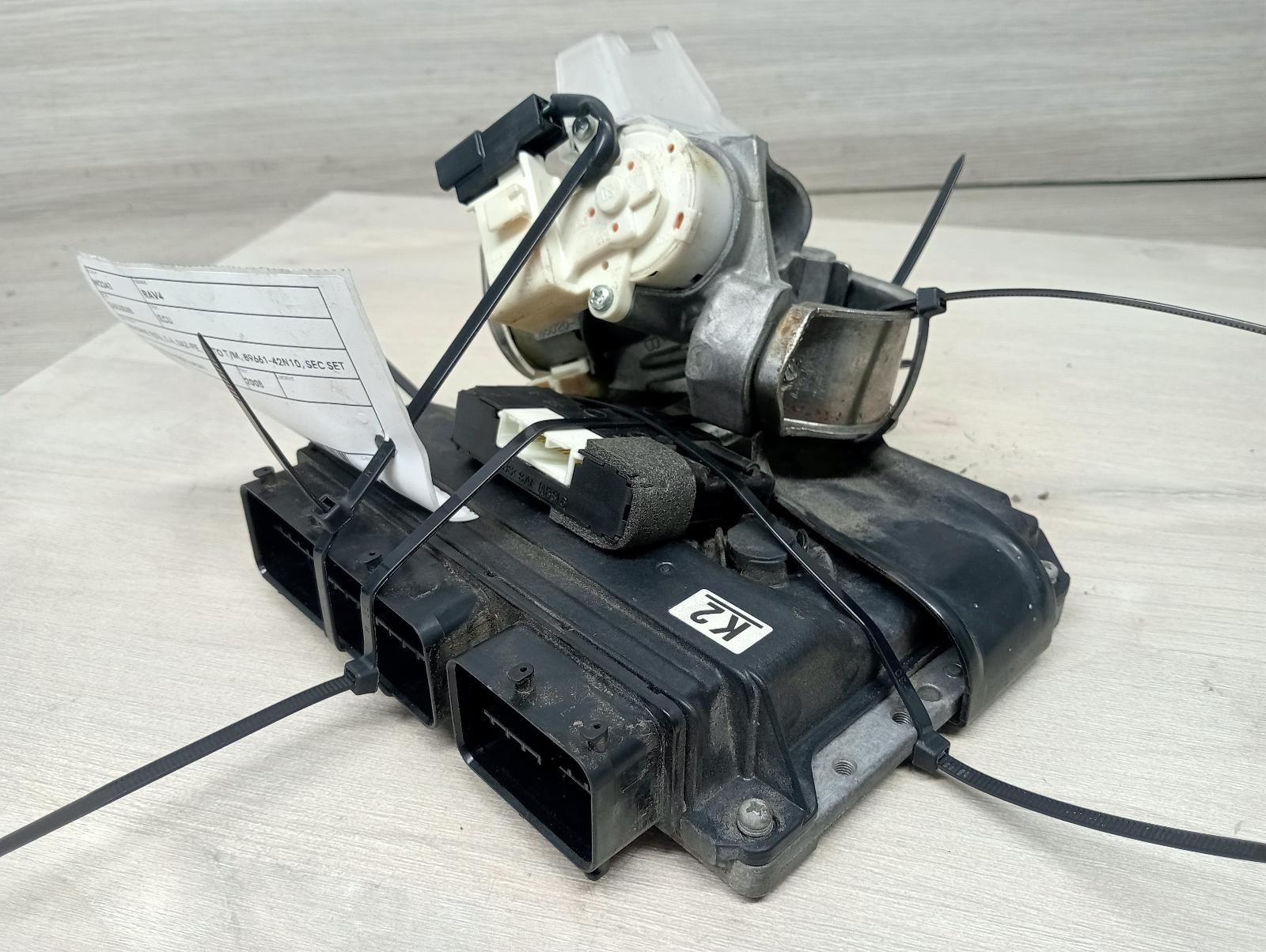 8909686