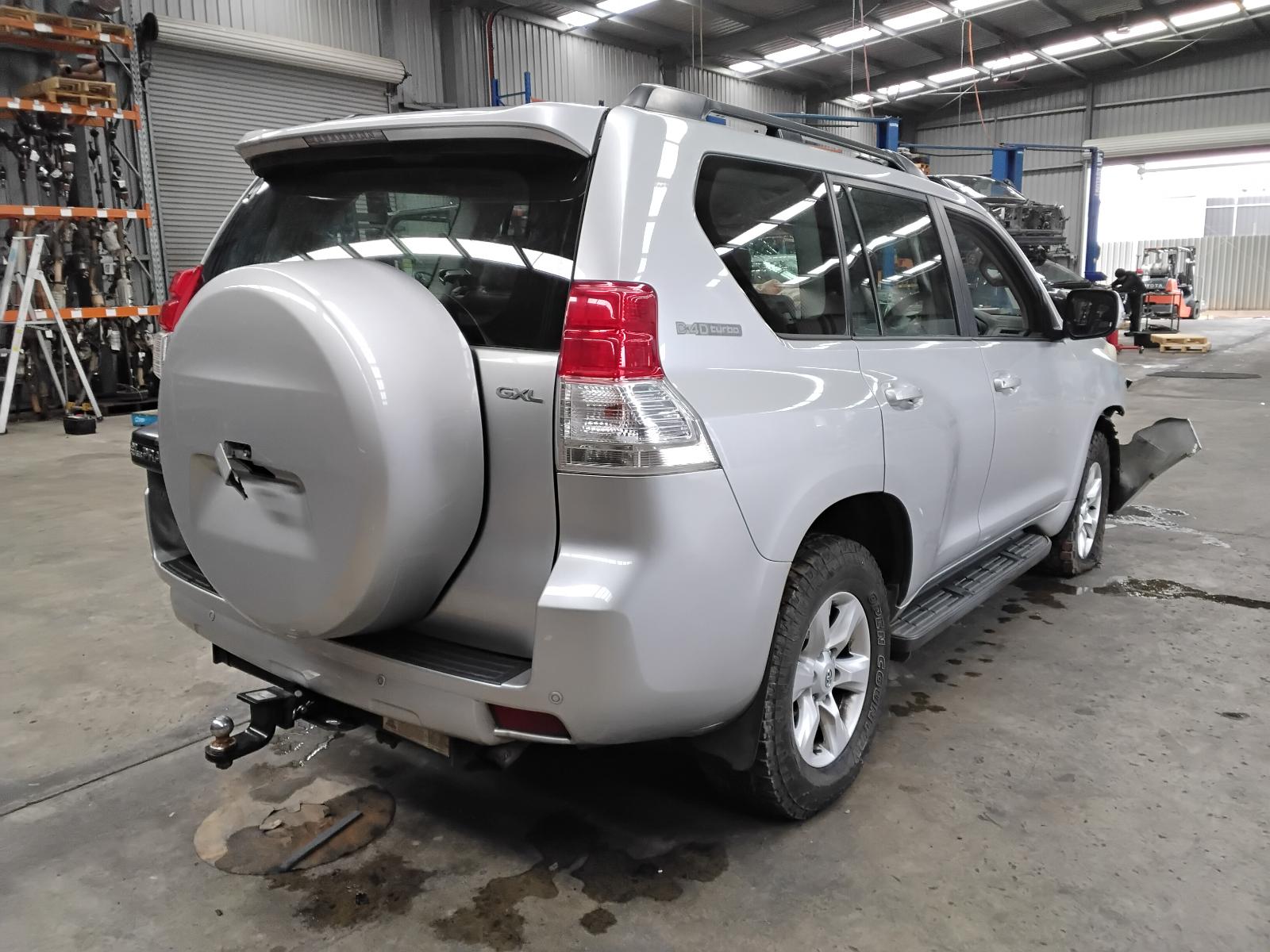 8974563