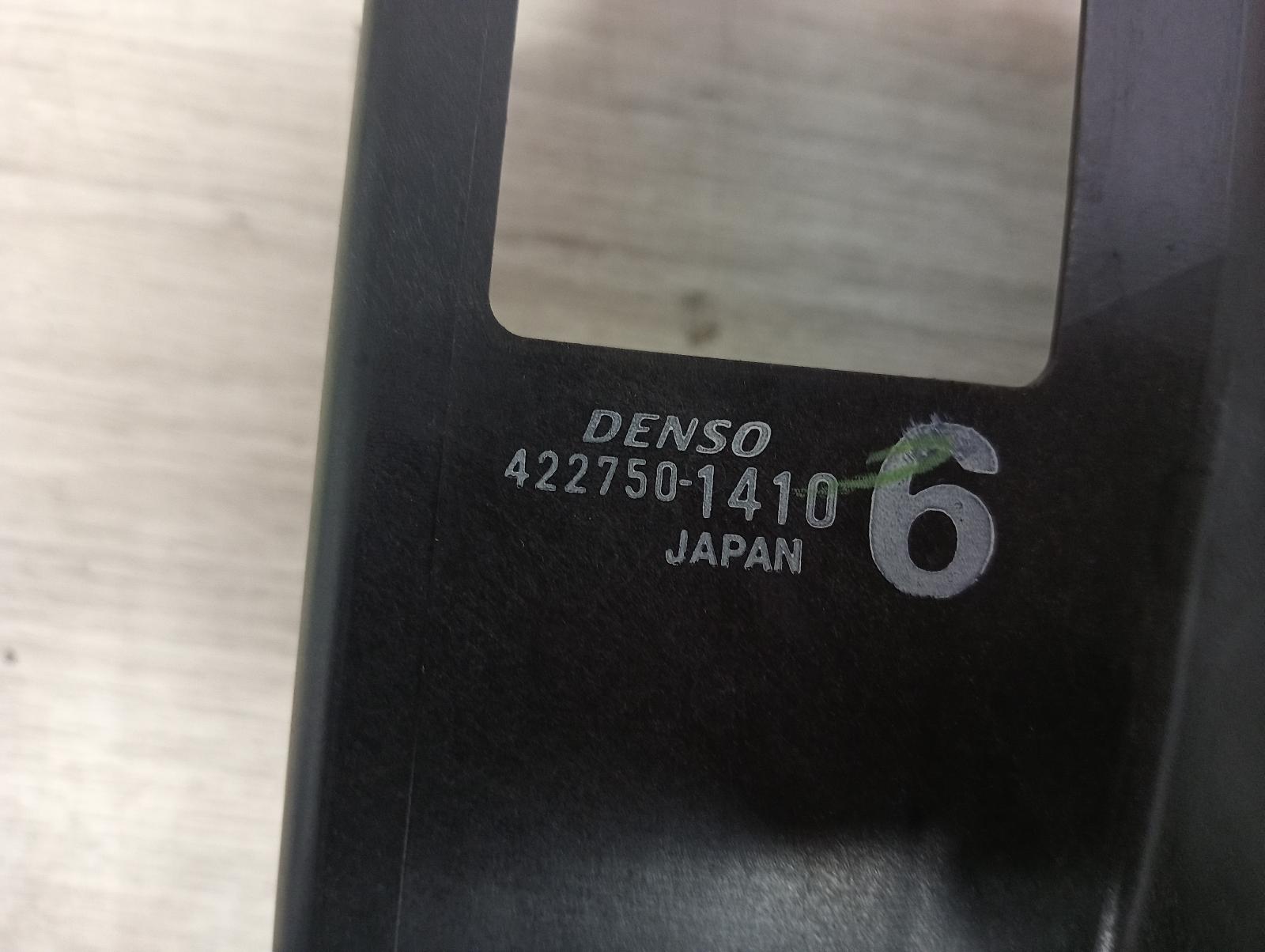 8951121