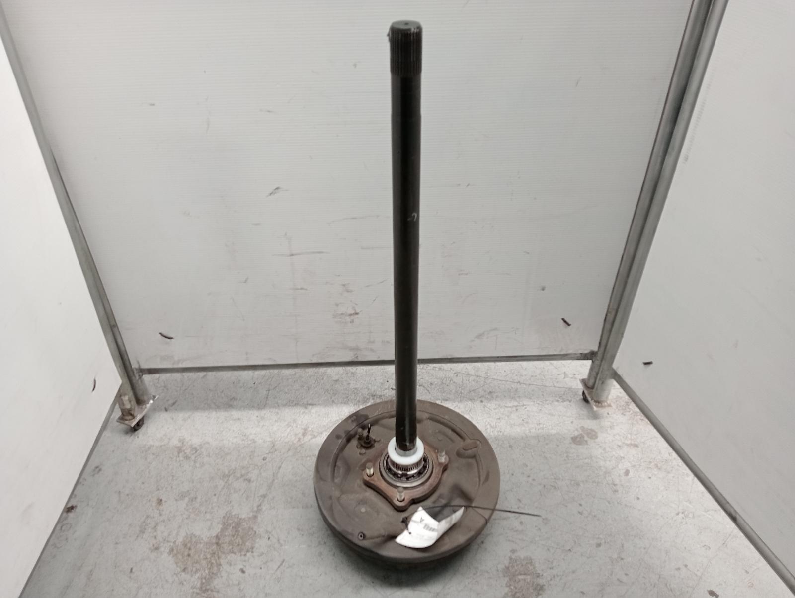 8976121