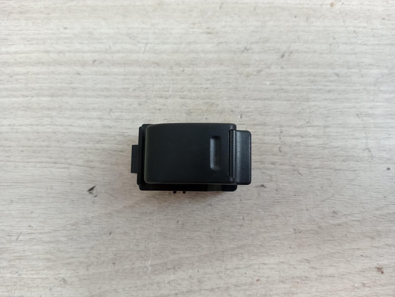 8945320