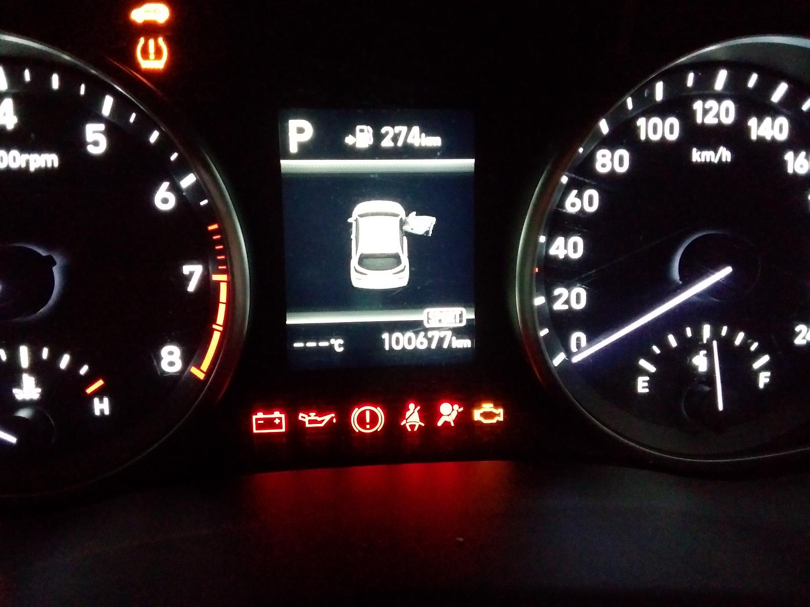 8976886