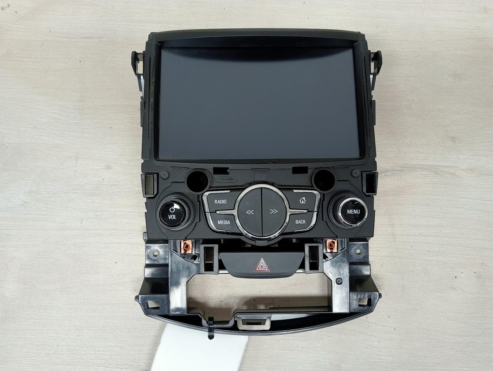 HOLDEN ASTRA STEREO/HEAD UNIT HEAD UNIT, W/ DISPLAY UNIT, 8IN TOUCHSCREEN, SAT N