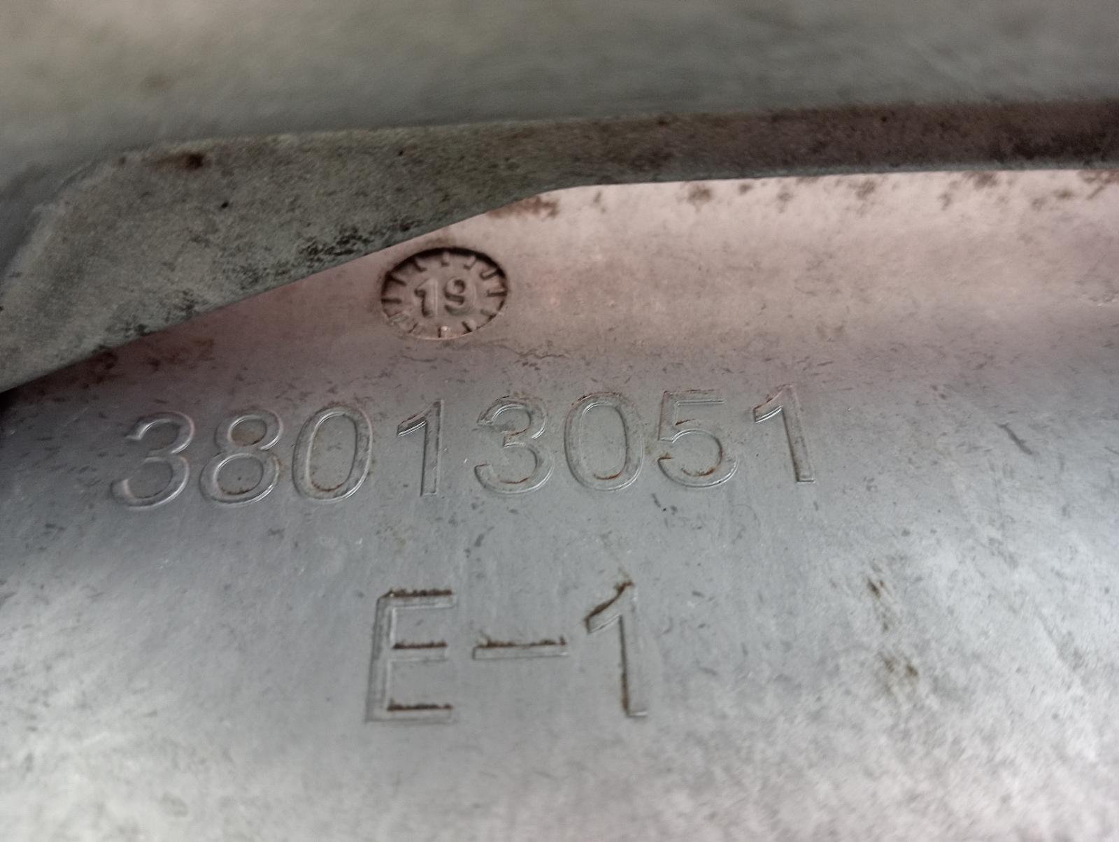 8952406