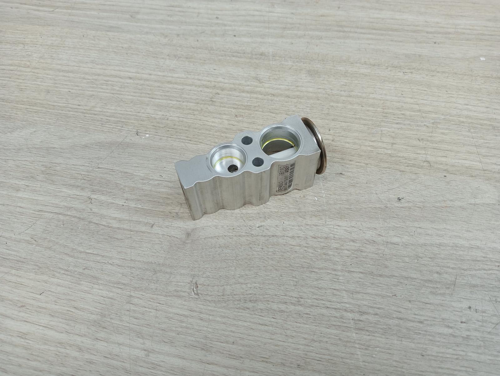 8954936