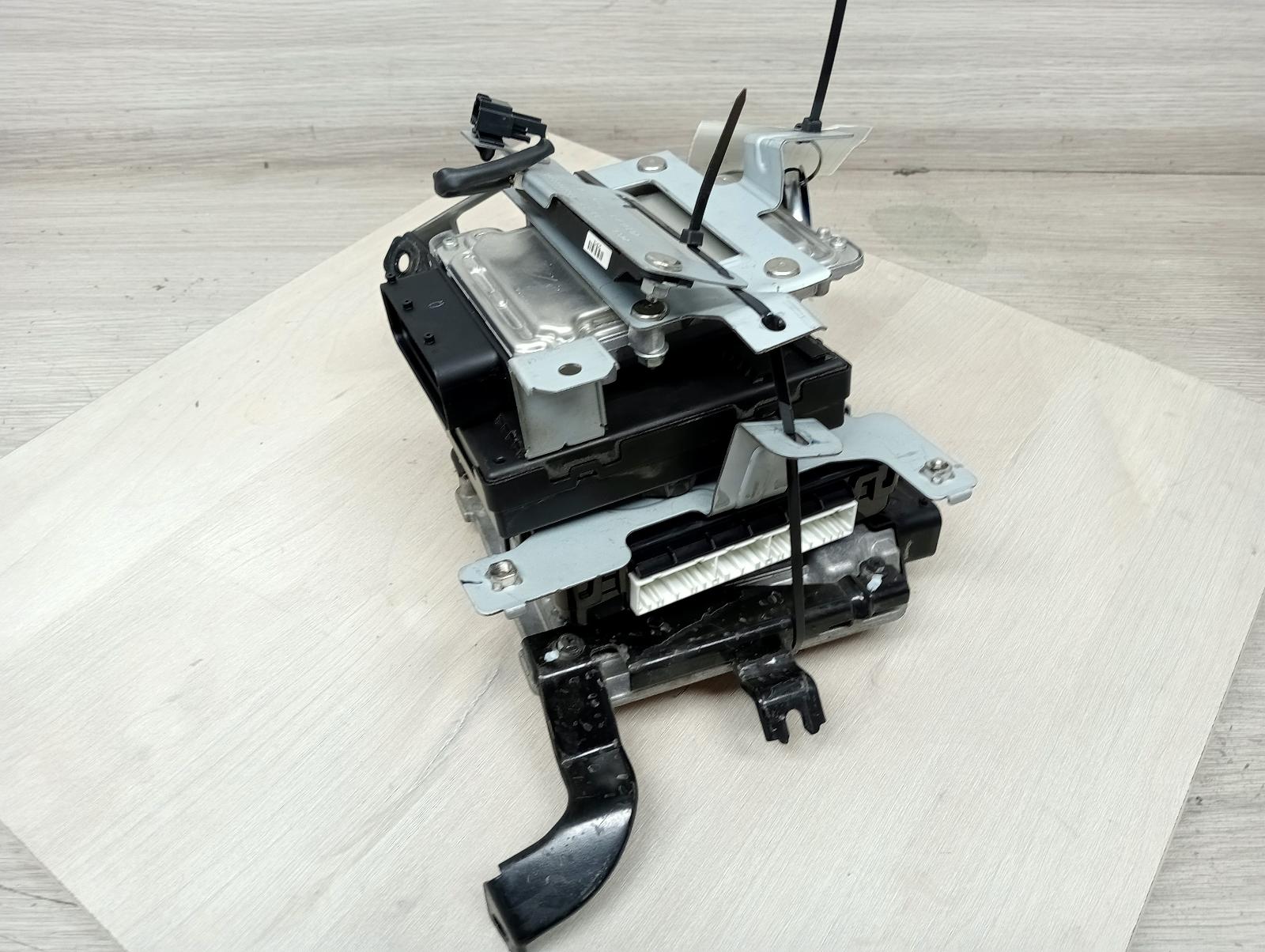 8982461