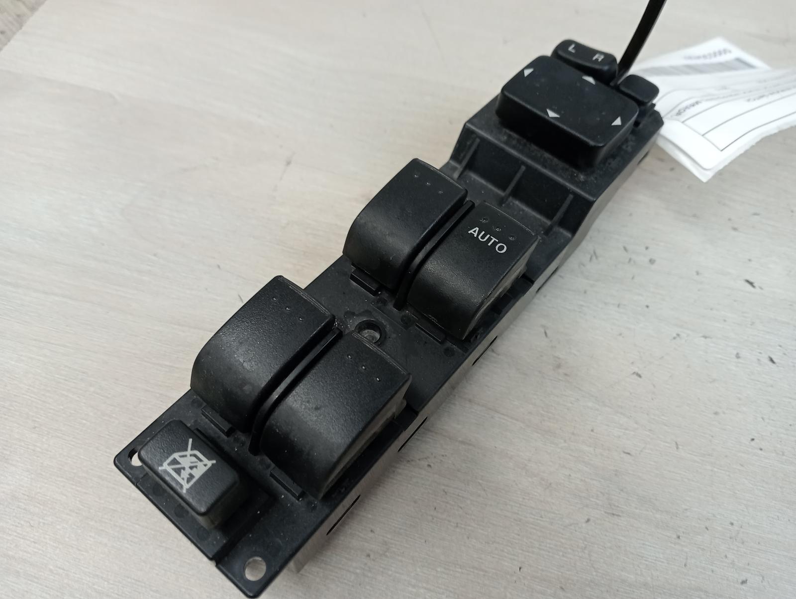 8960139