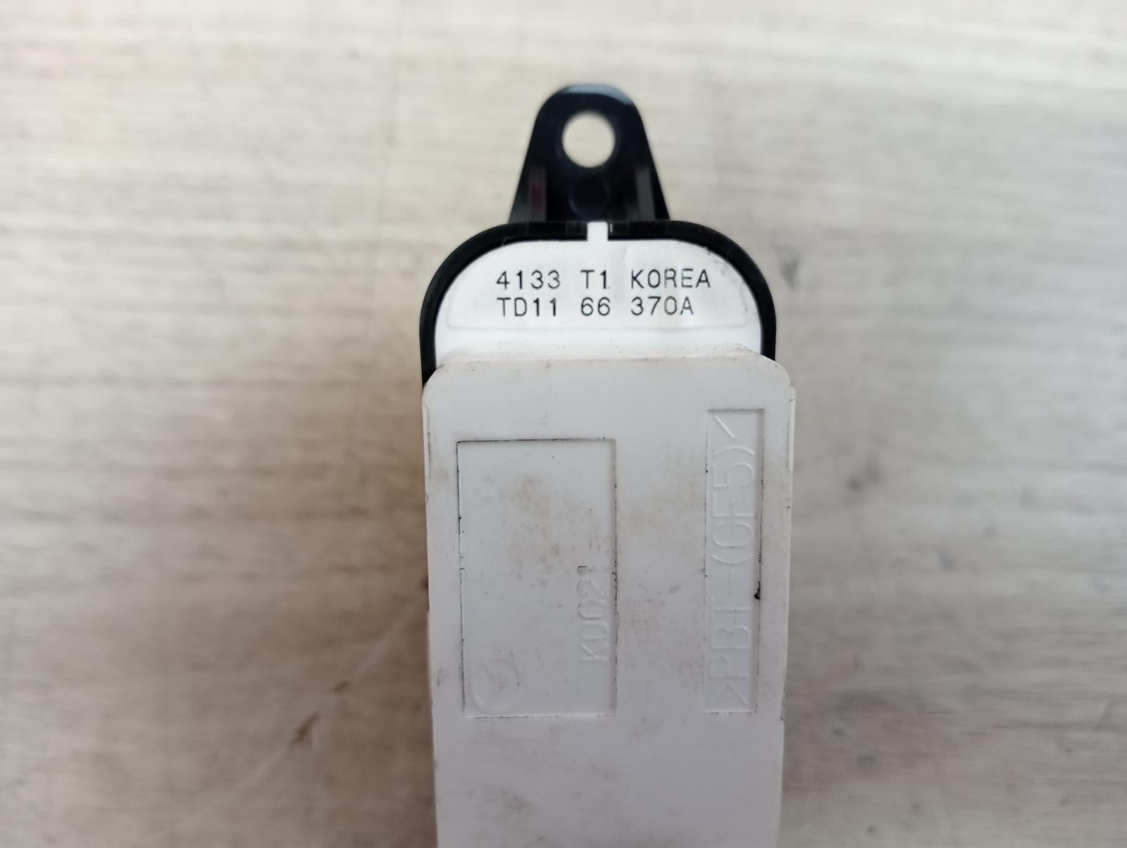 8976020