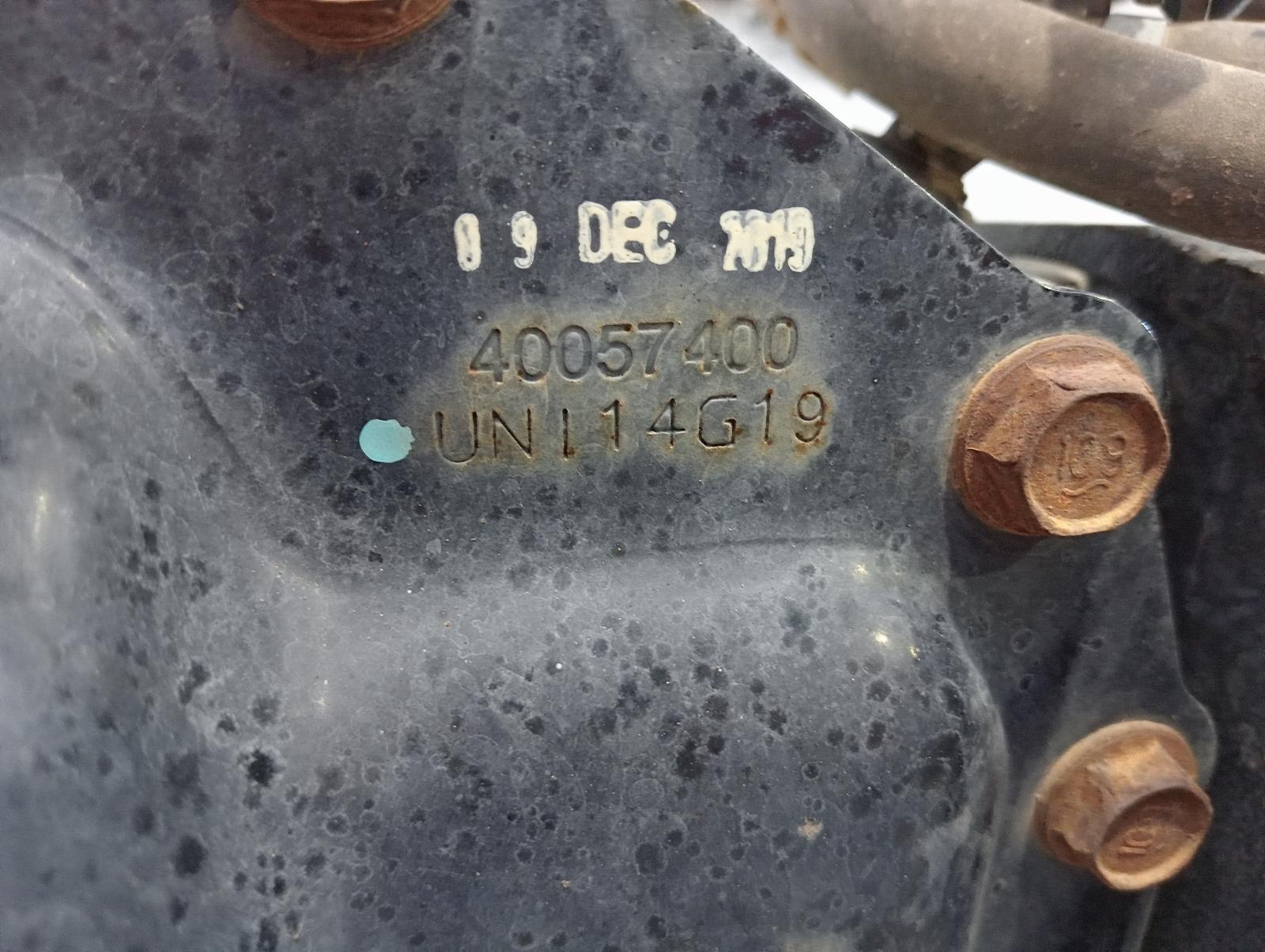8893186