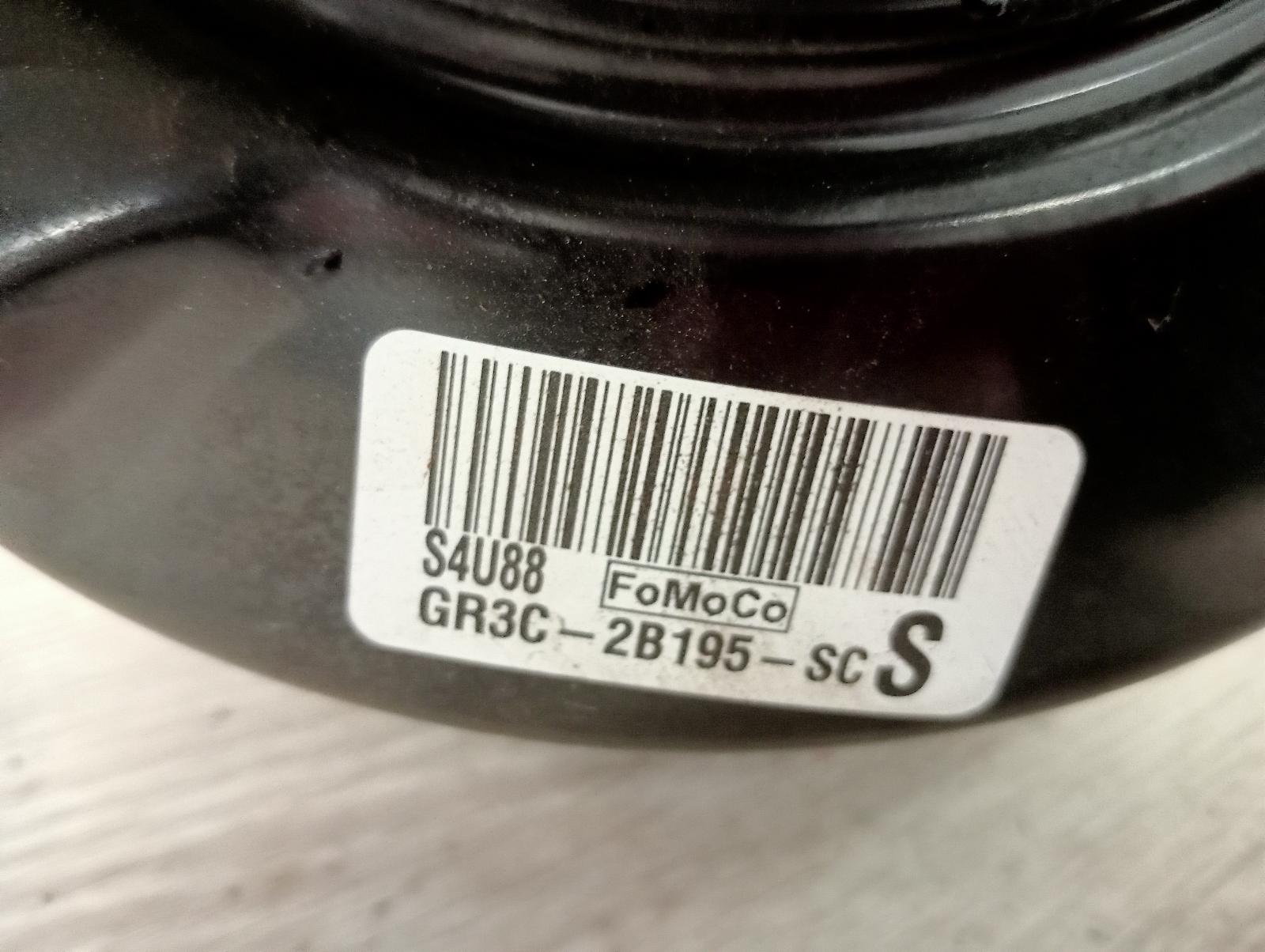 8982556