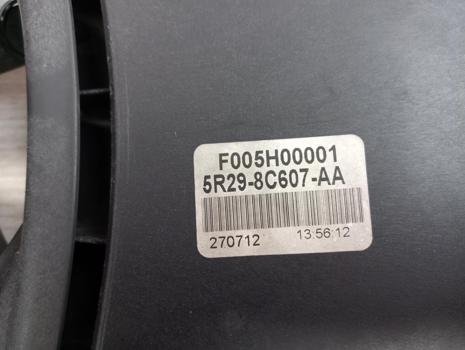 8975996
