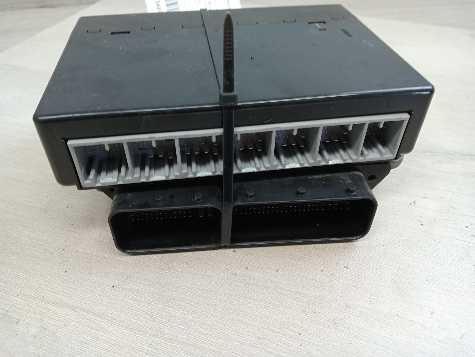 8960157