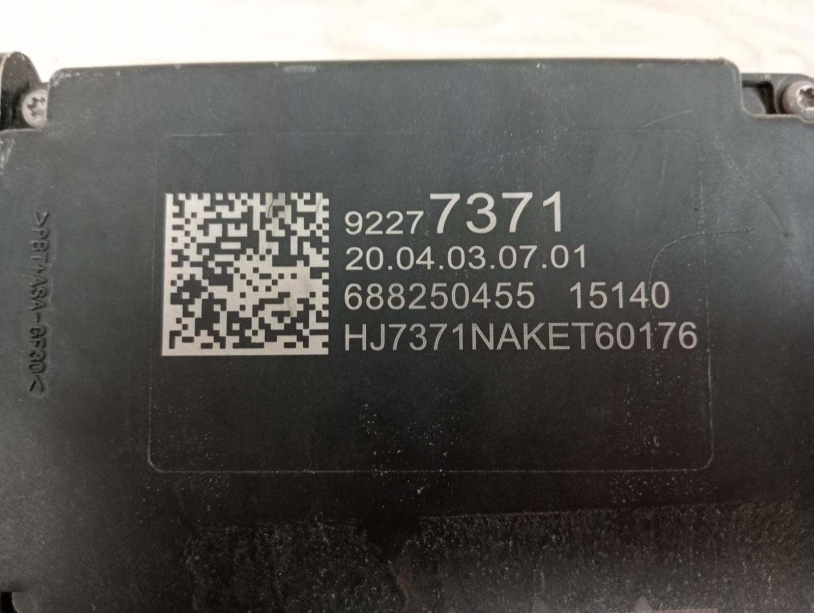 8982576