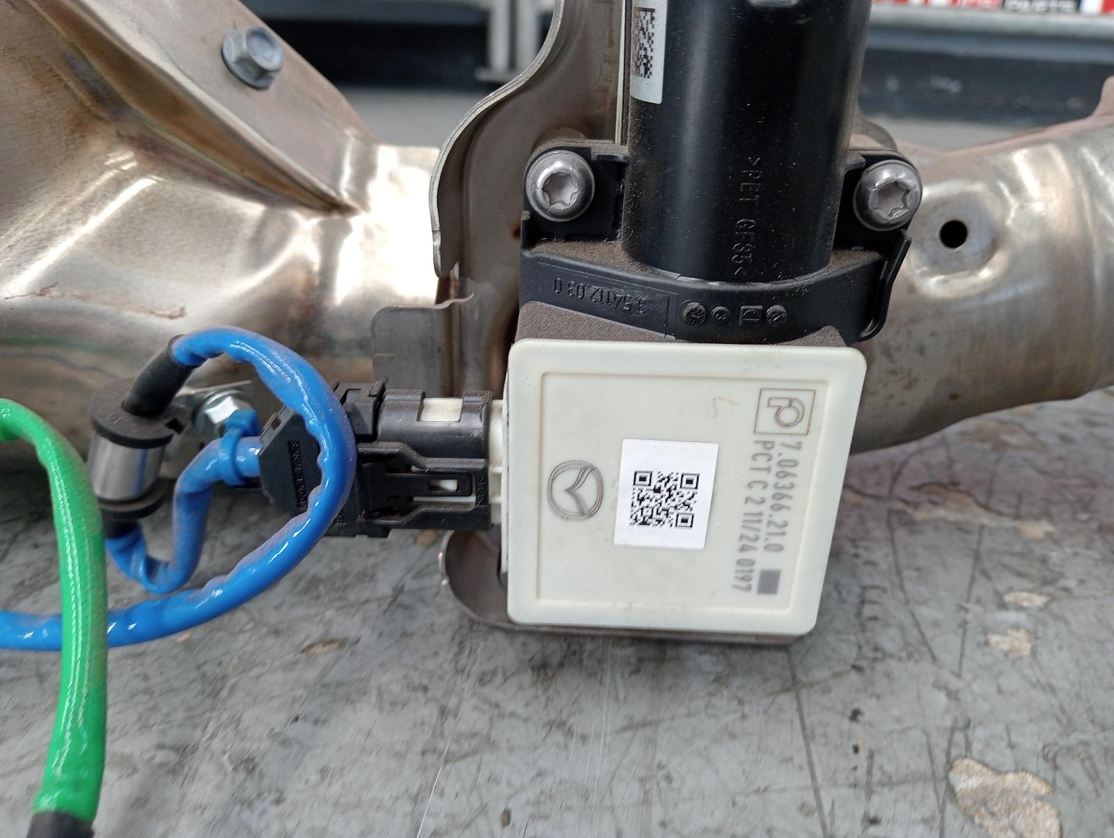 8973733