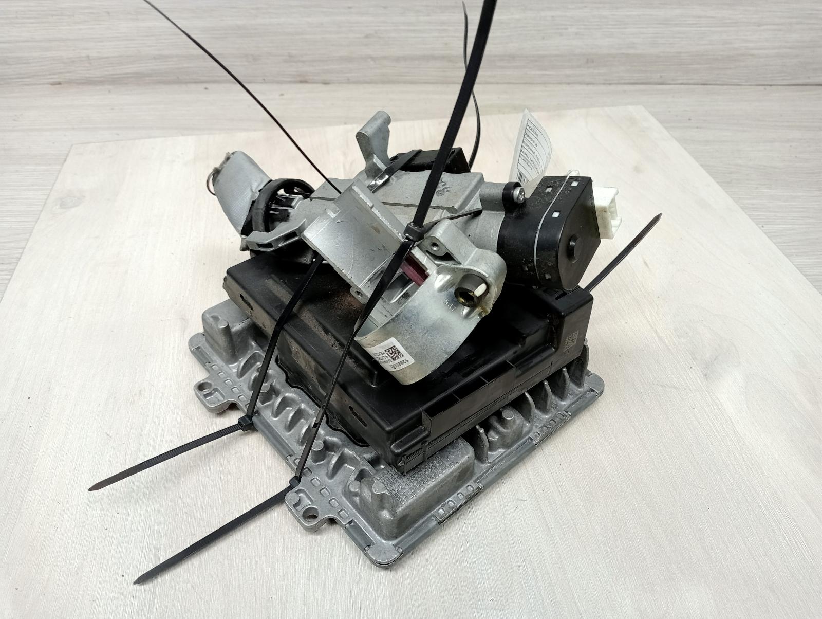 8903528