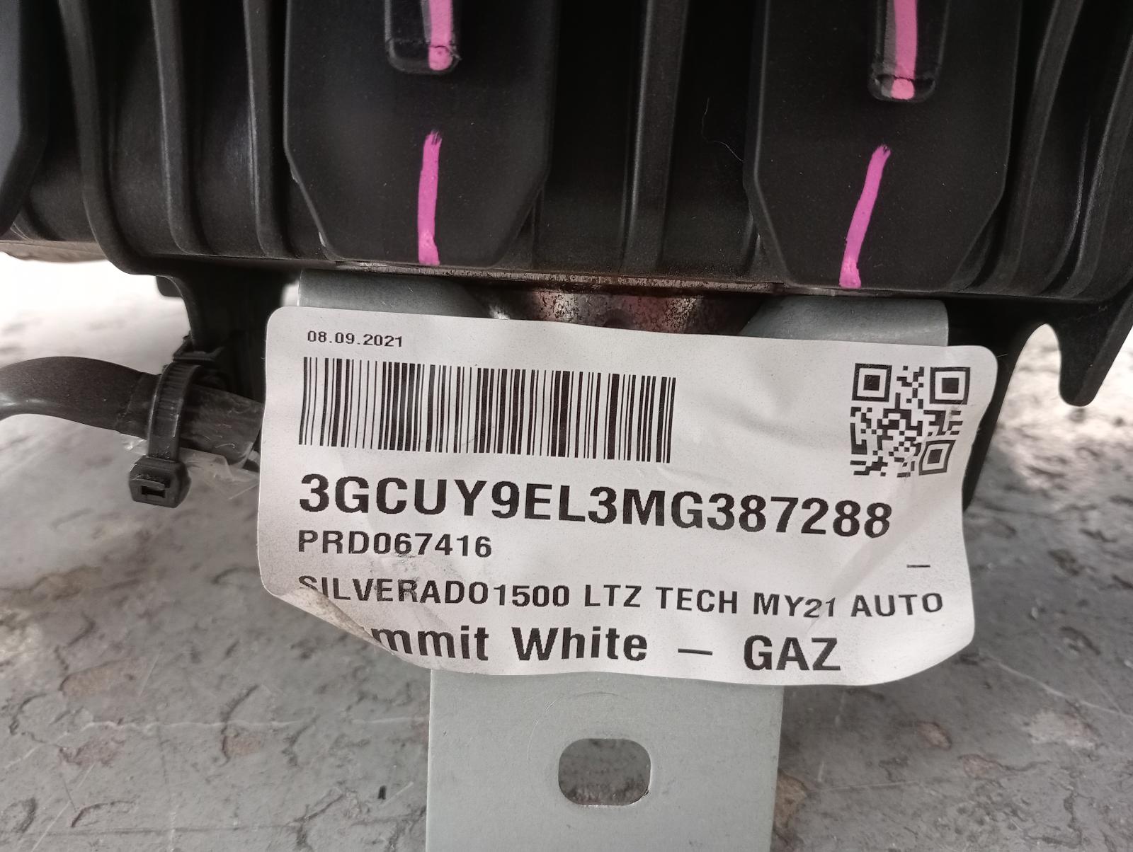 8960660