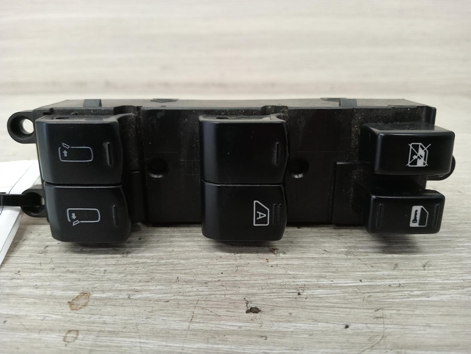 8937203