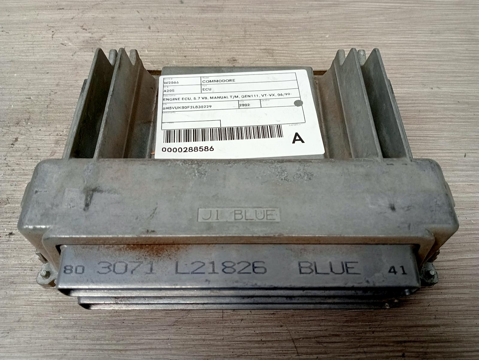8905323