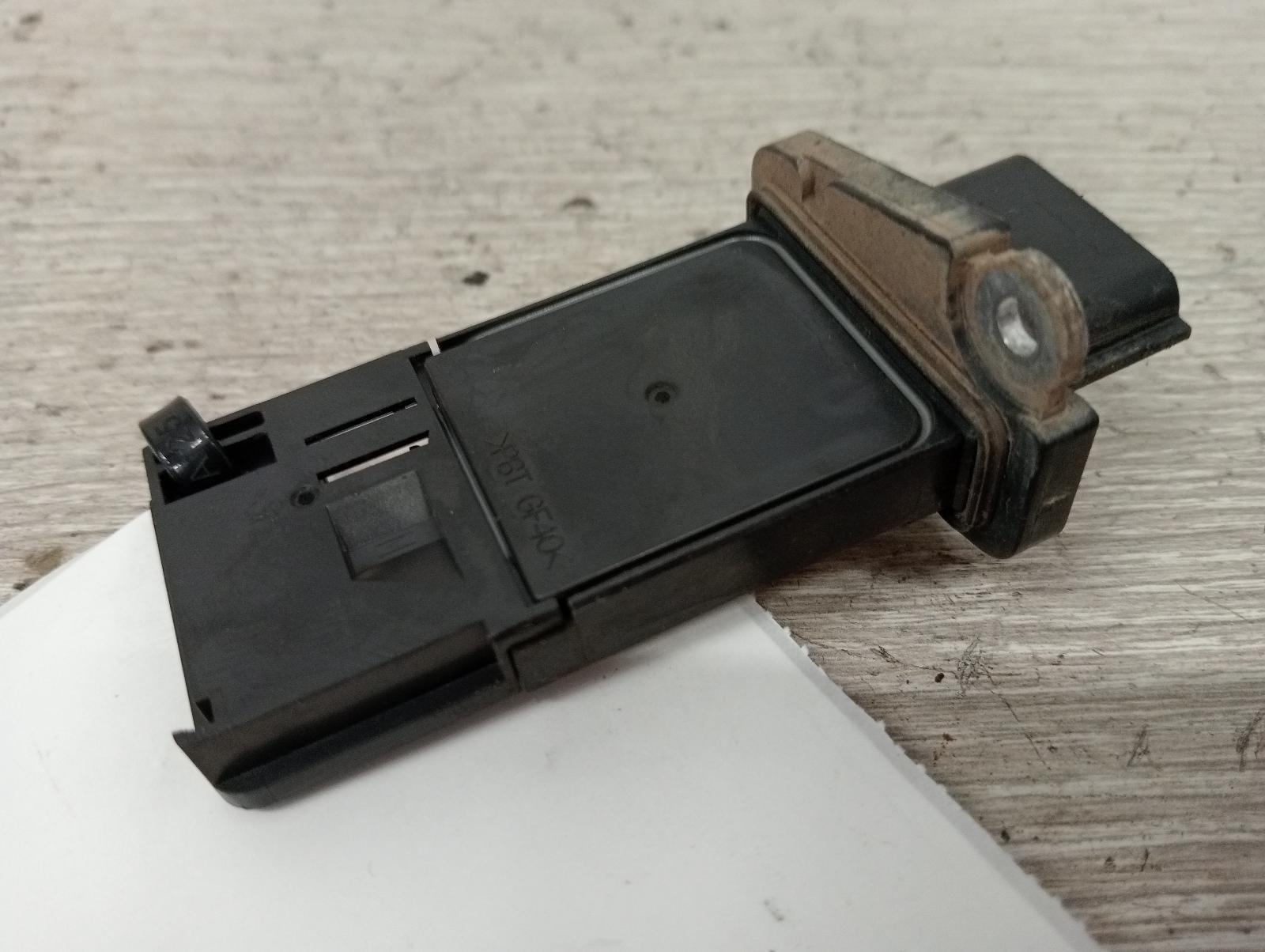 8976109