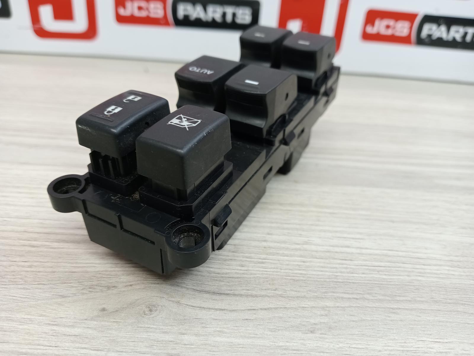 8939220