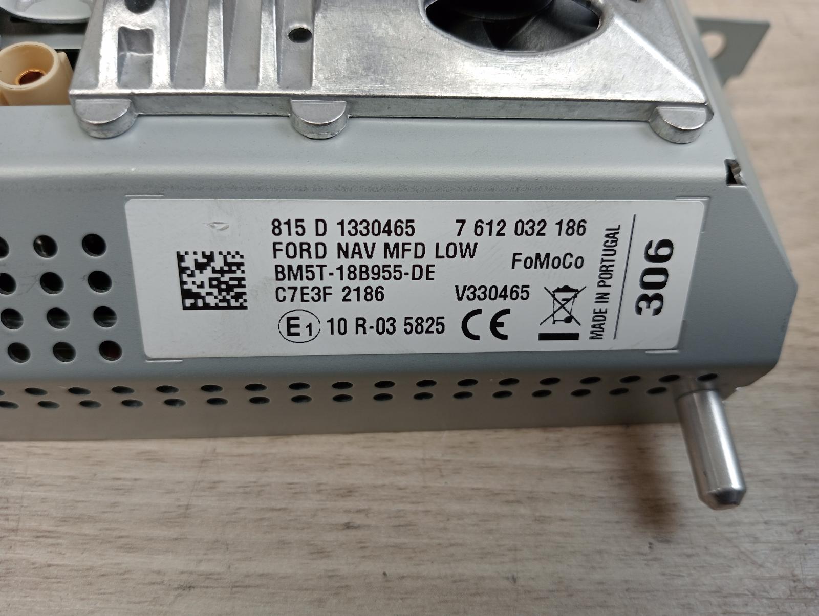 8945528