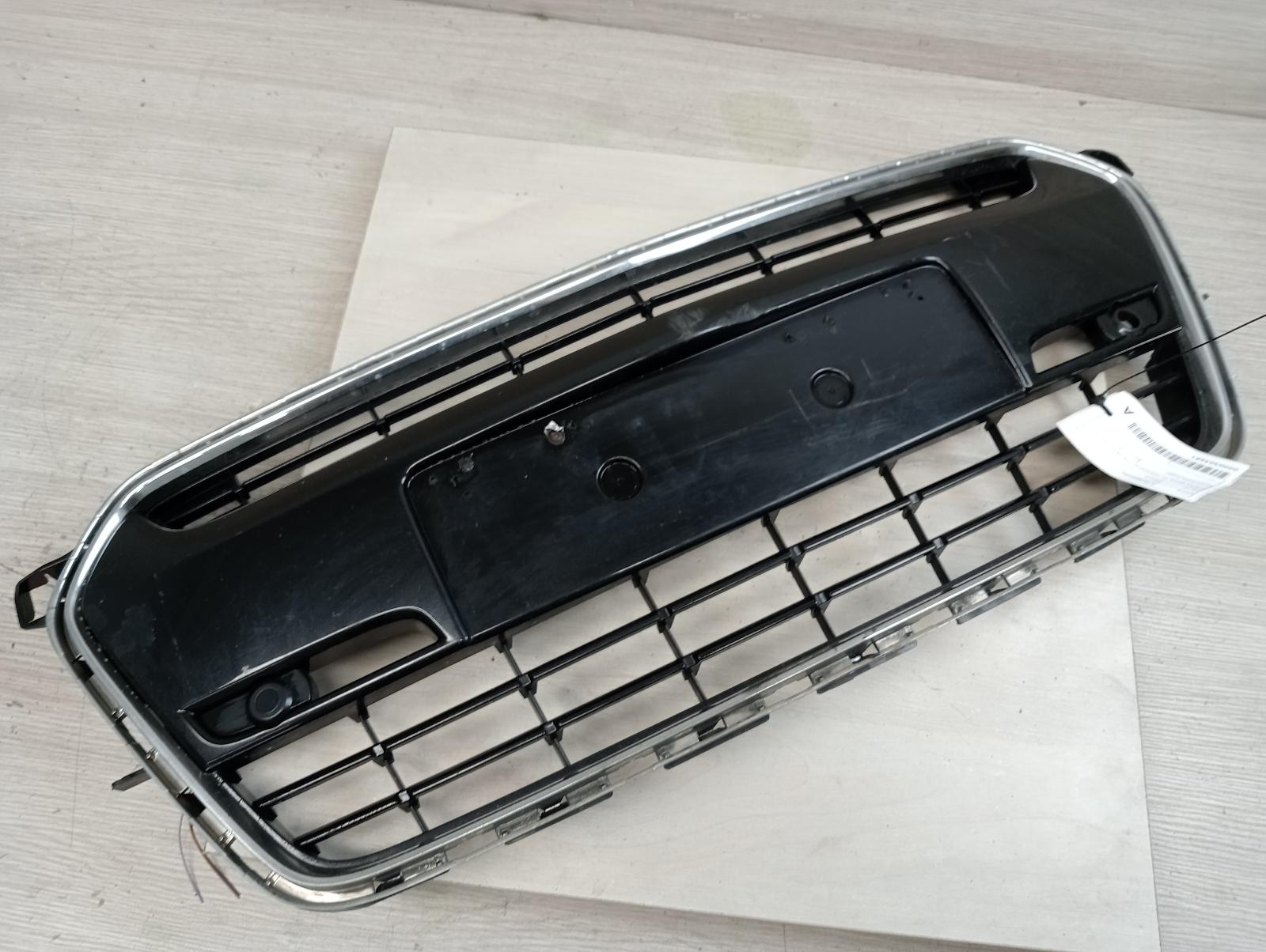 8937582