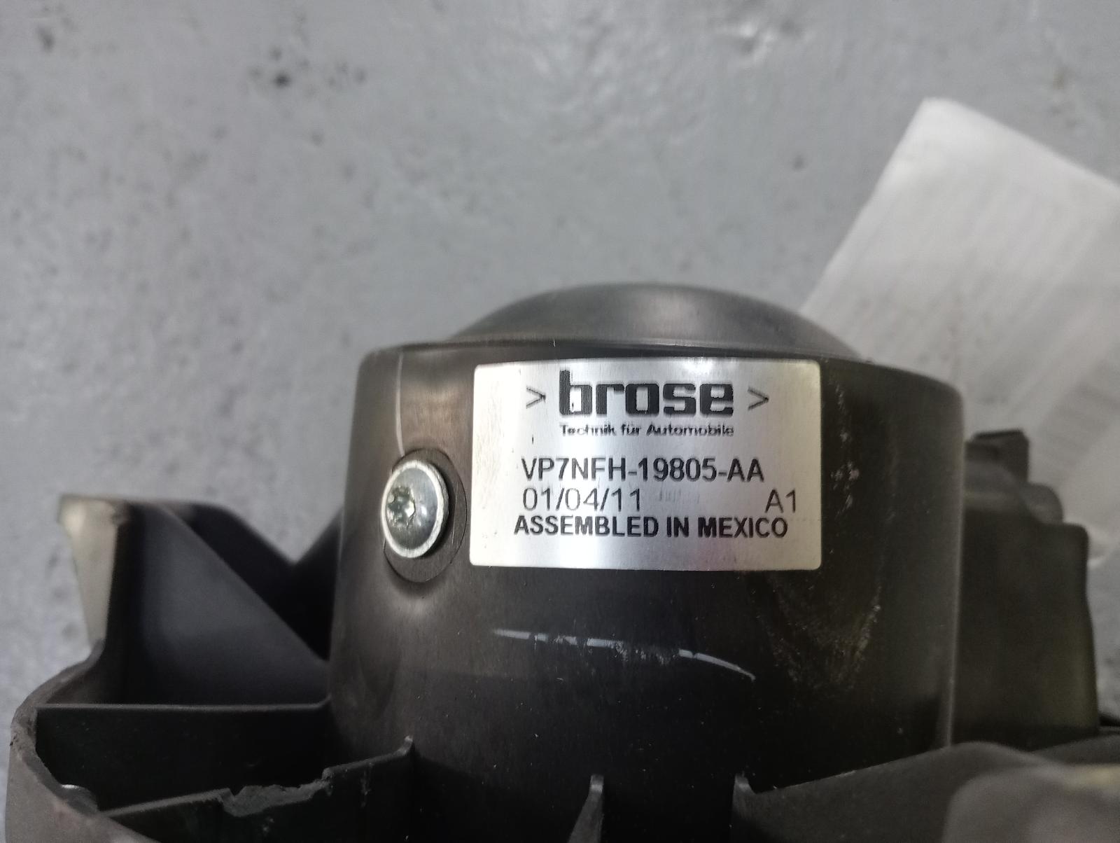 8764121