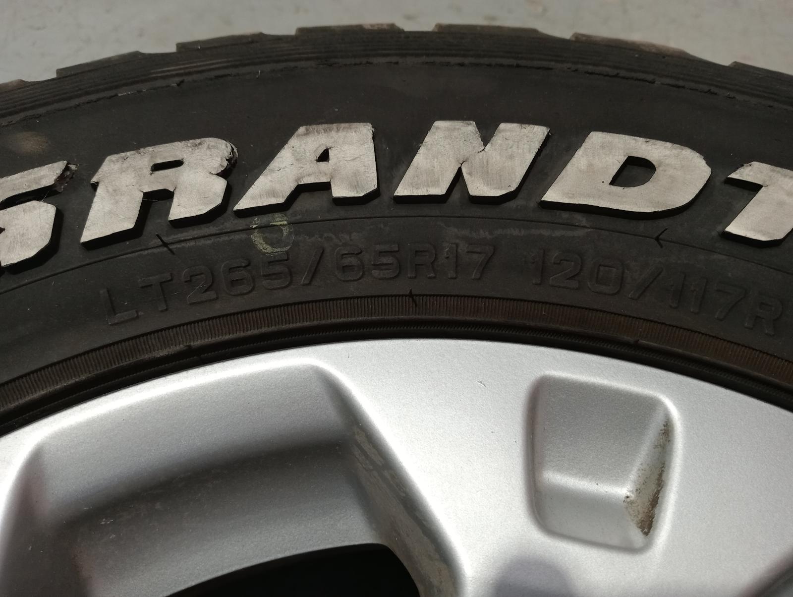 8959743