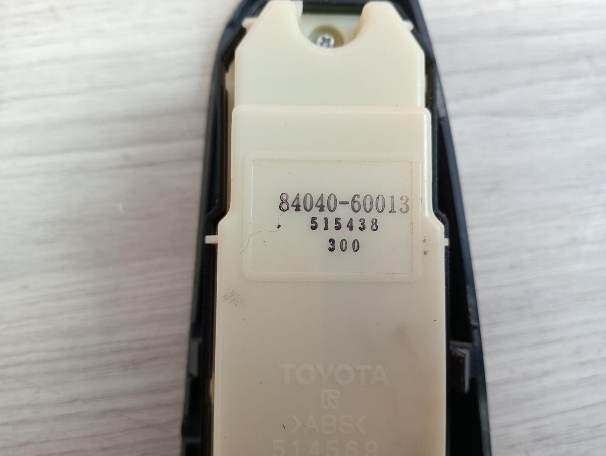8986376