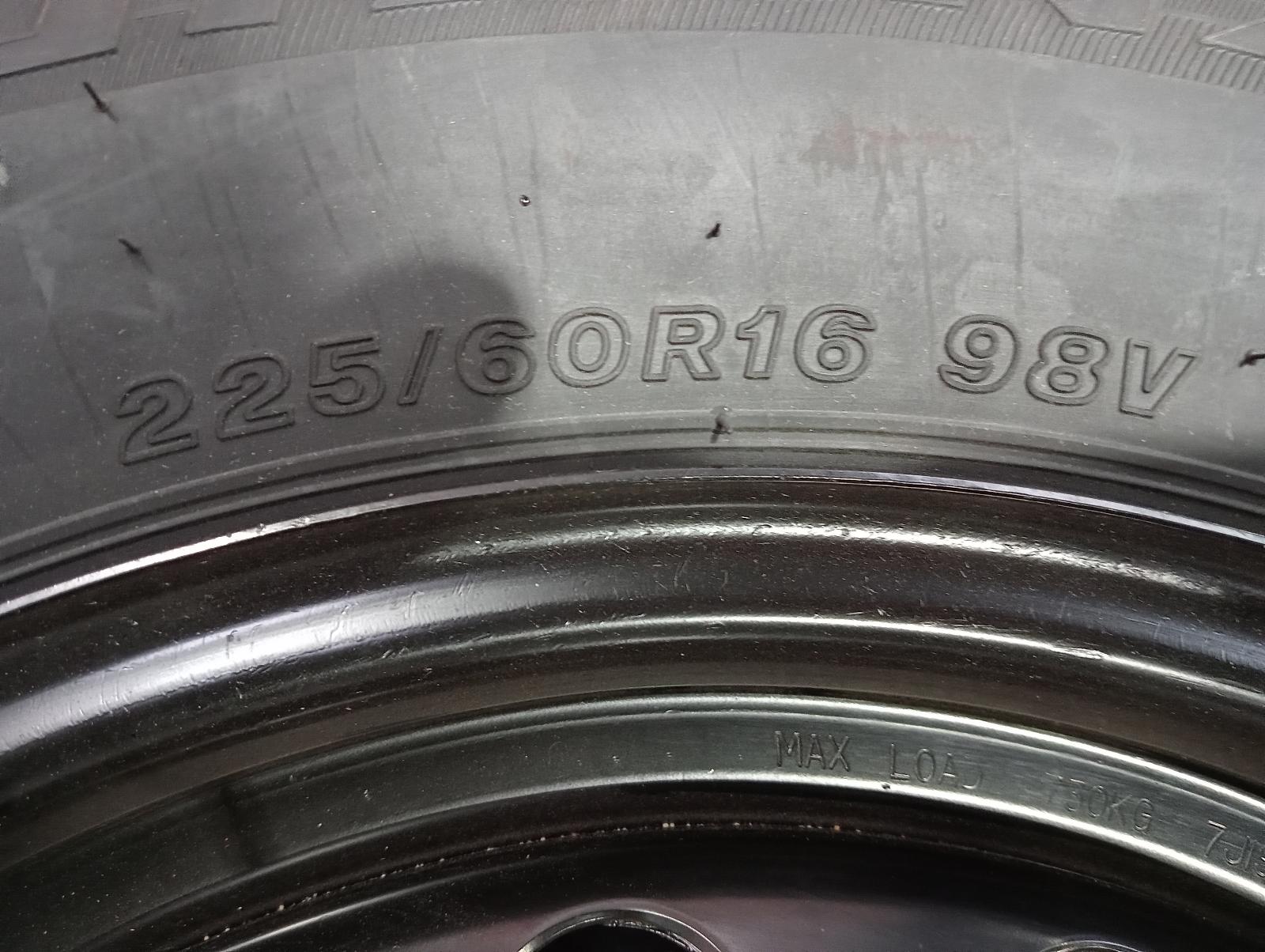 8877686