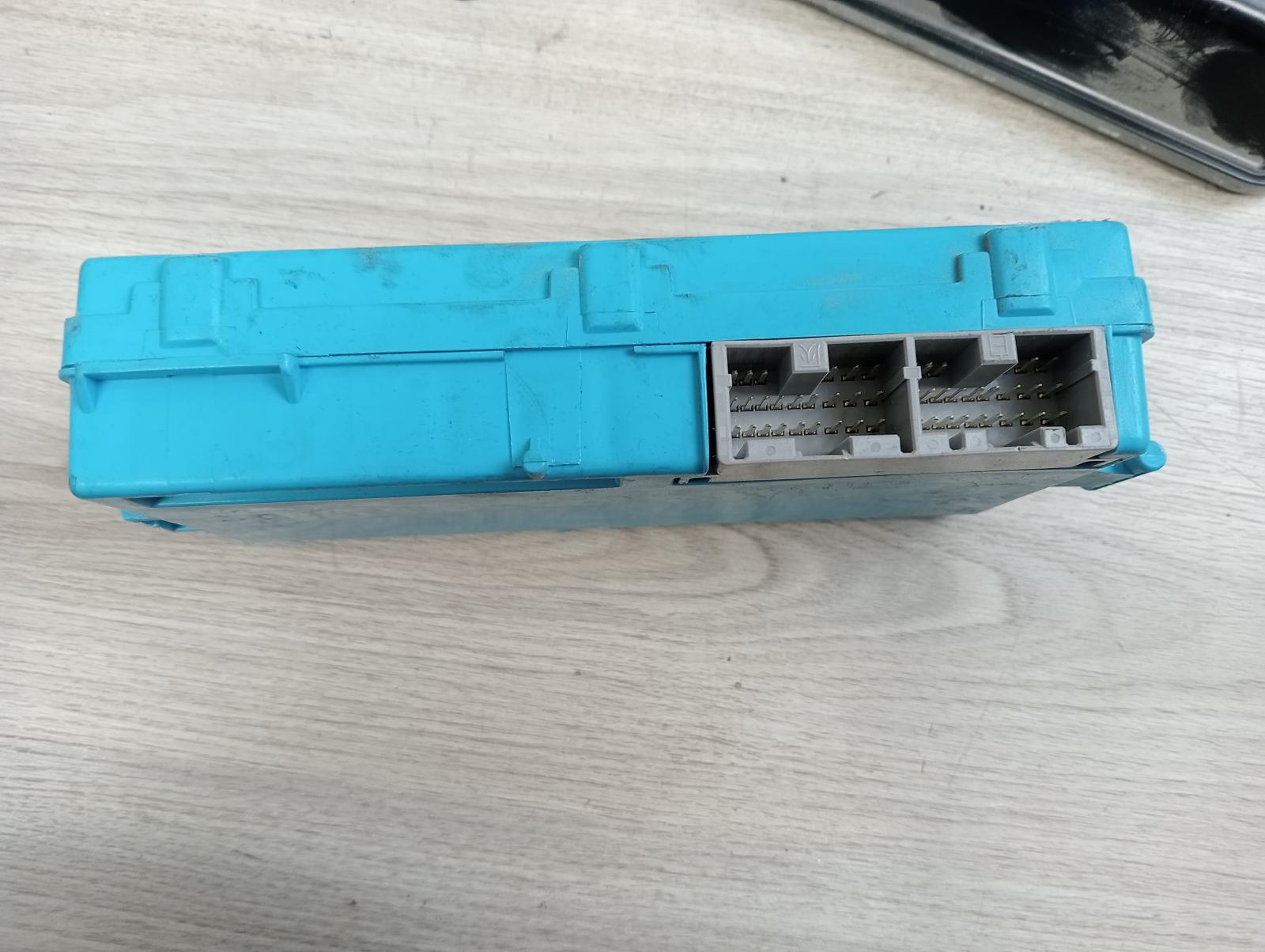 8962640