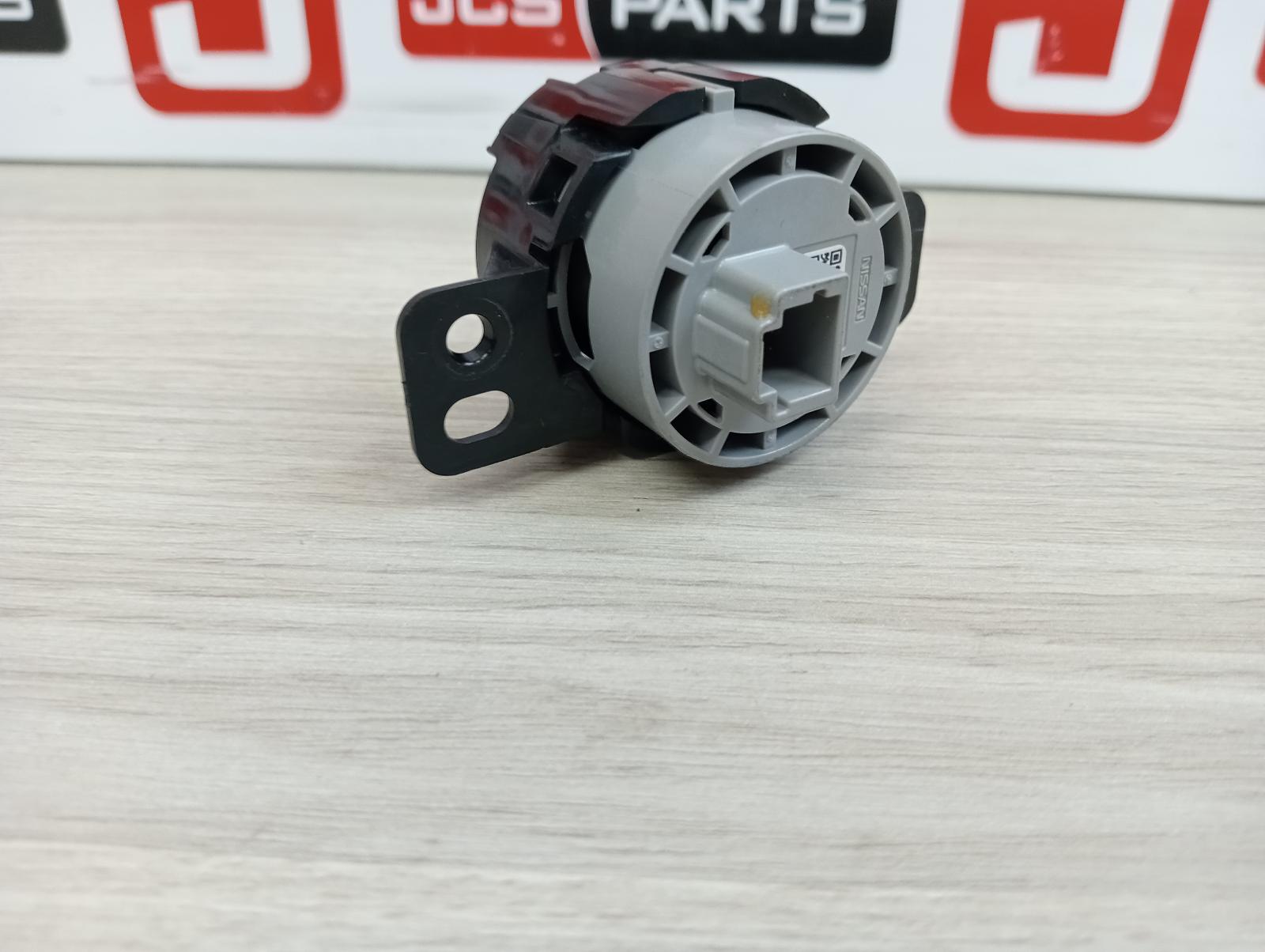 8960741