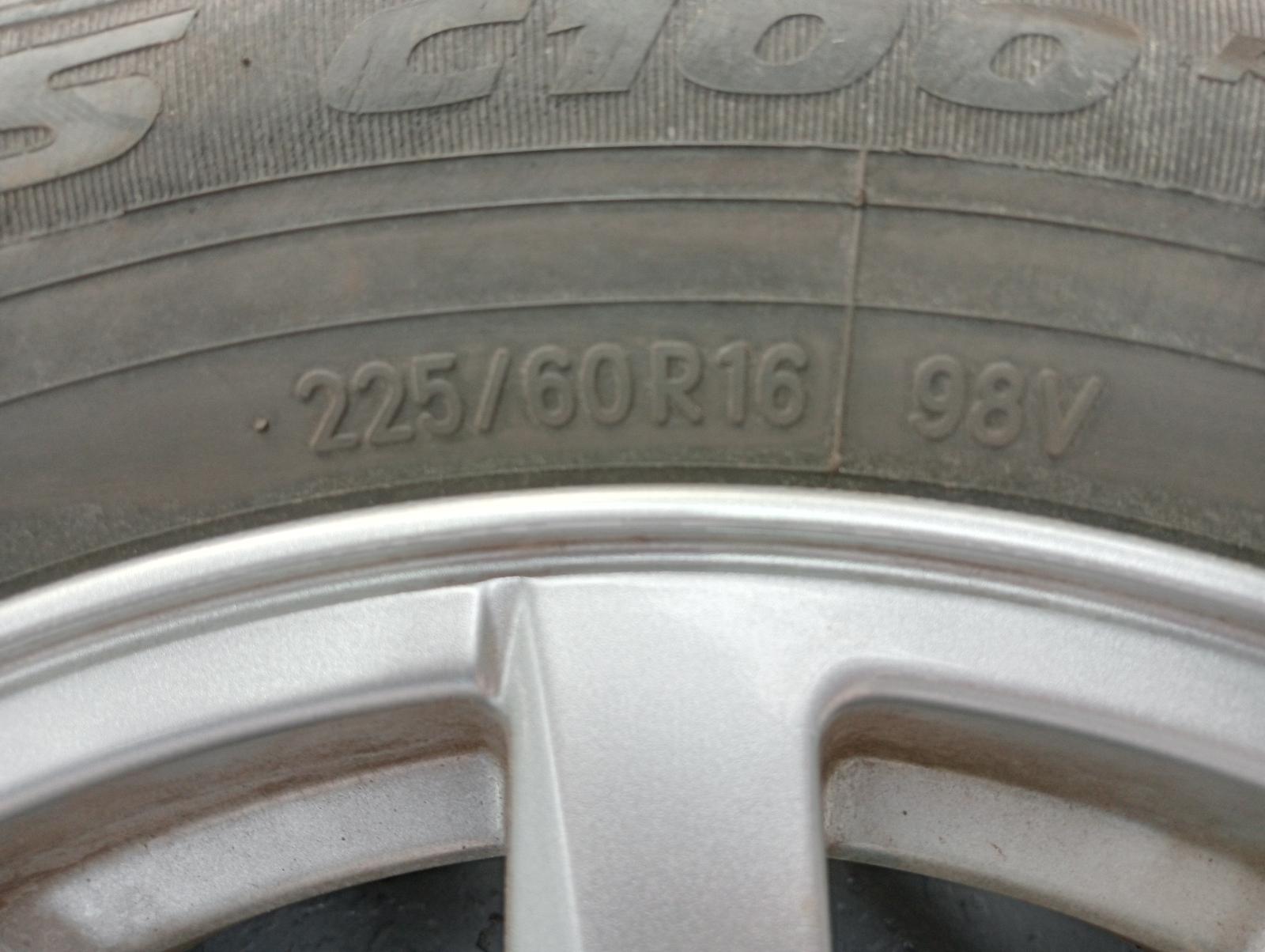 8833575